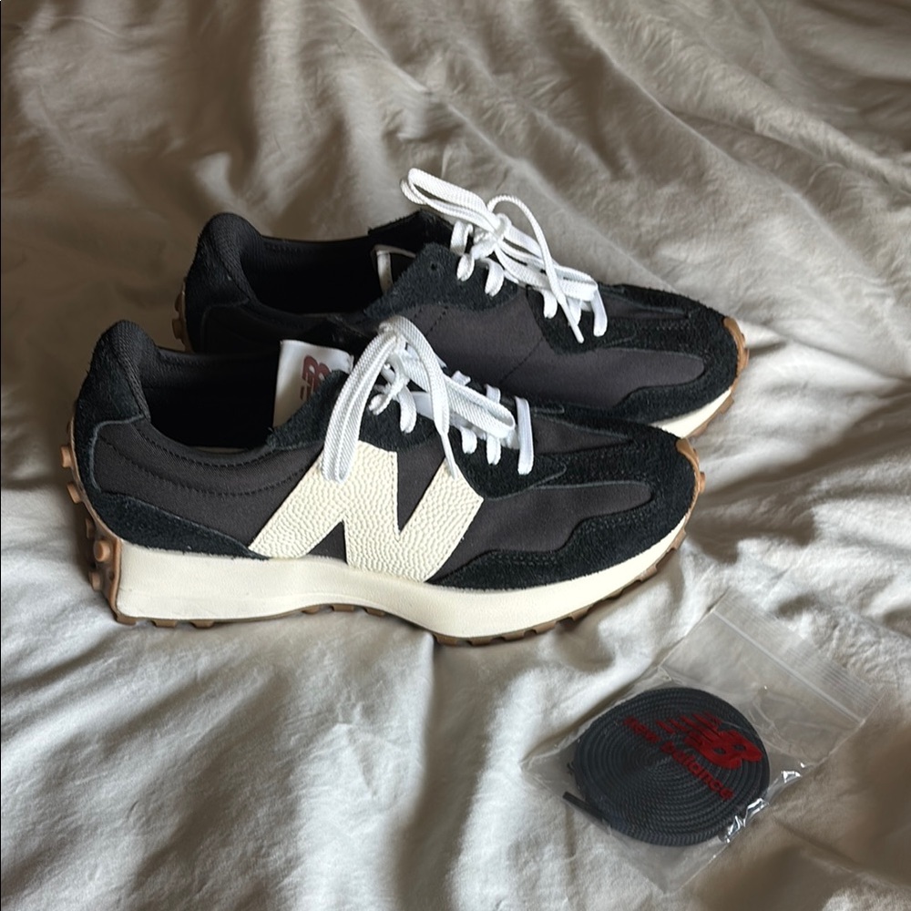 New Balance 327